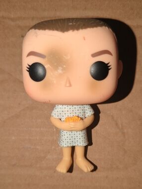 Funko Pop Stranger Things Eleven Hospital Gown French Fries #511